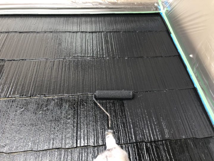 屋根　塗装作業