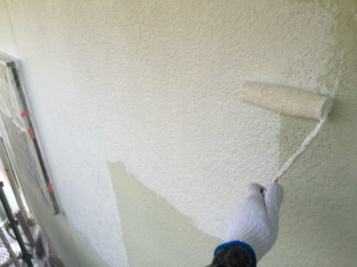 外壁：下塗り作業