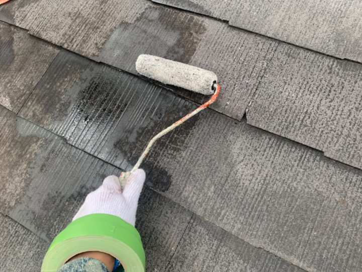 屋根：下塗り作業