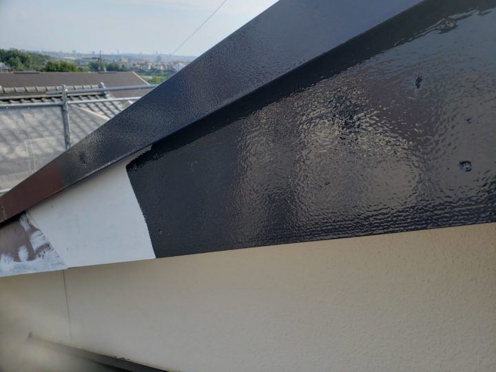 破風板　塗装作業
