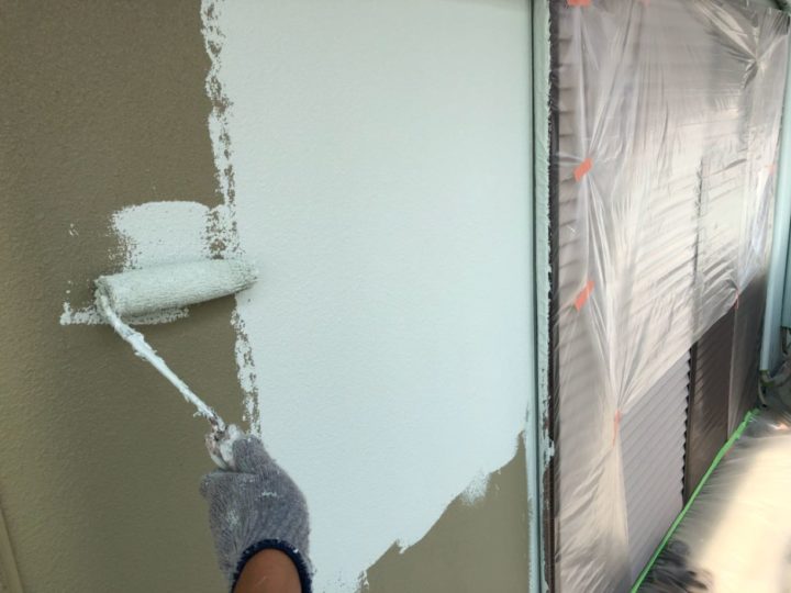 外壁　塗装作業