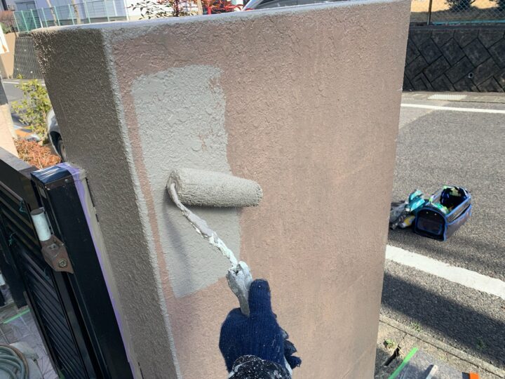 門塀　塗装作業
