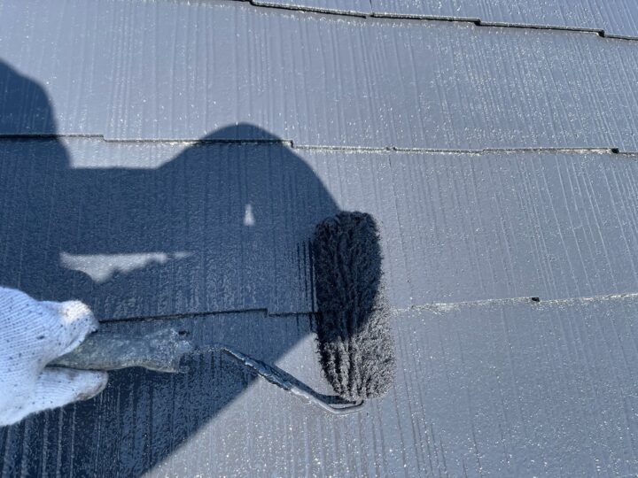 屋根　上塗り作業