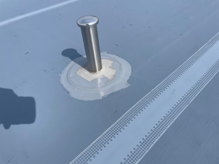 屋上防水　脱気筒設置作業