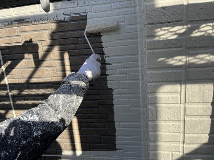 外壁　中塗り作業