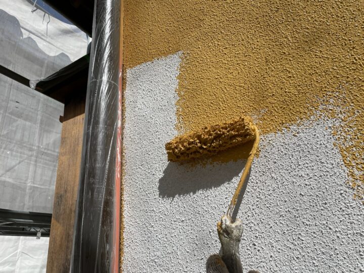 外壁　中塗り作業