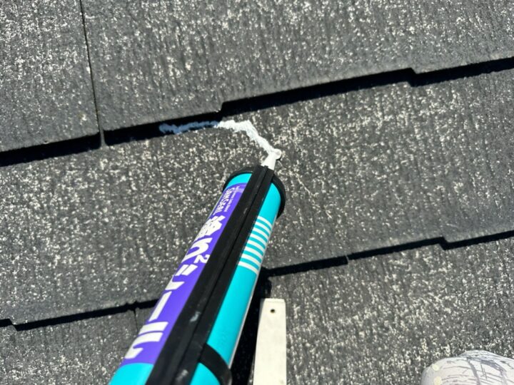 屋根　補修作業