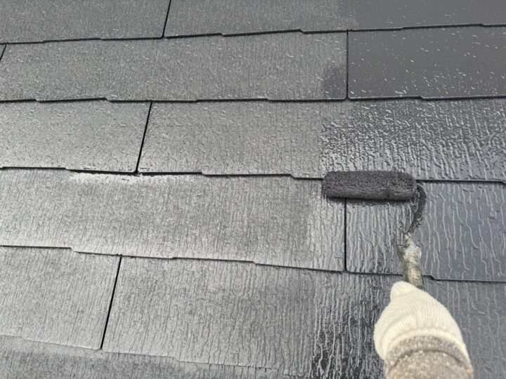 屋根 上塗り作業