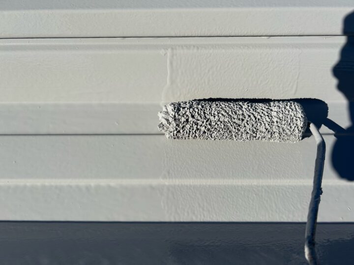 折半屋根塗装作業