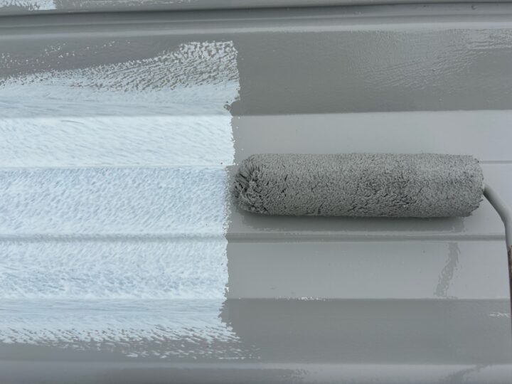 折半屋根塗装作業