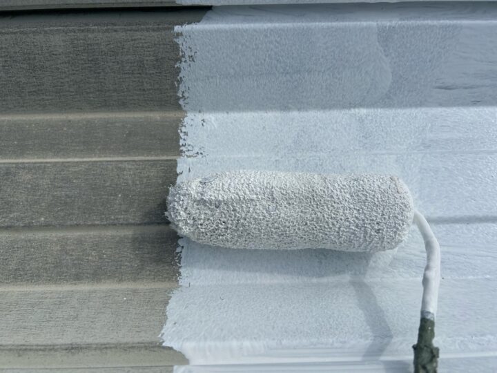 折半屋根塗装作業