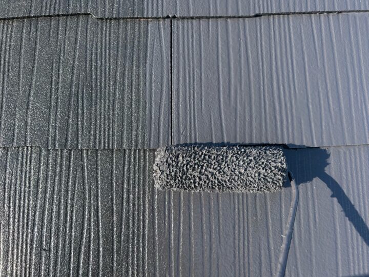 屋根 上塗り作業