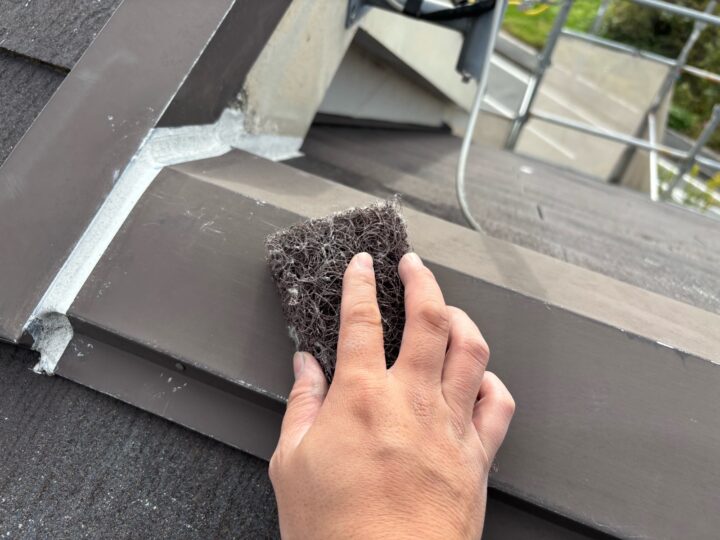 屋根 板金部下地調整作業