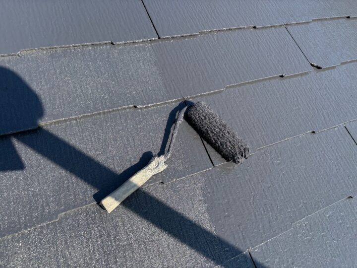 屋根 上塗り作業