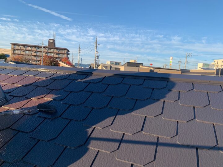 屋根 中塗り作業
