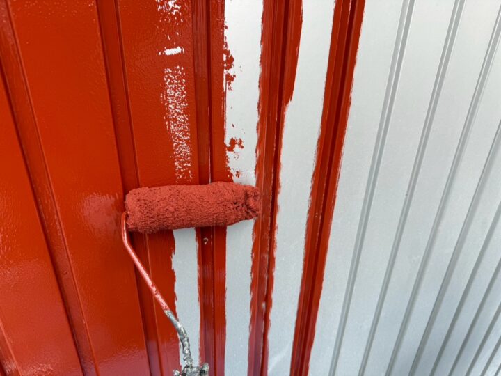 トタン壁 下塗り作業