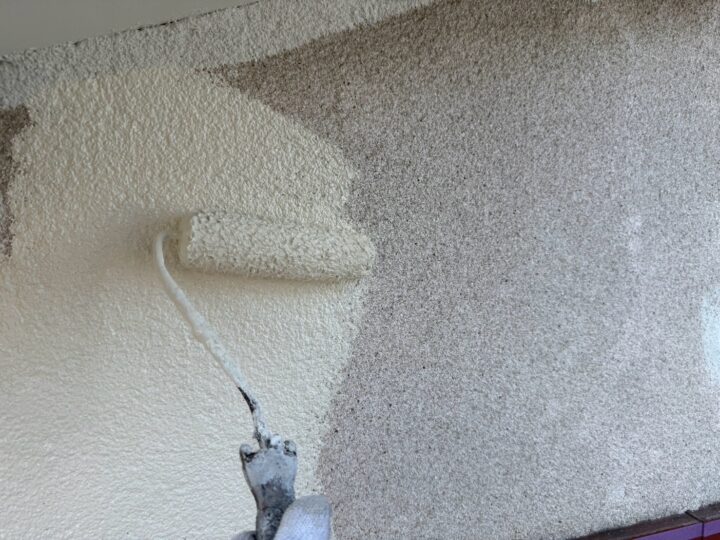 モルタル壁 中塗り作業