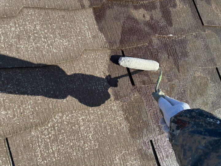 屋根 下塗り作業
