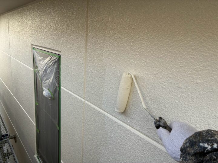 外壁 上塗り作業