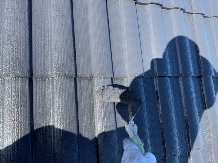 屋根 中塗り作業