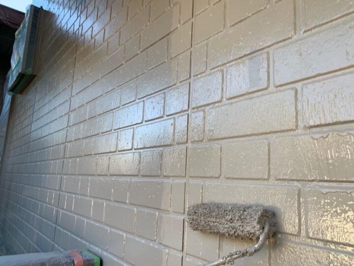 外壁 上塗り作業