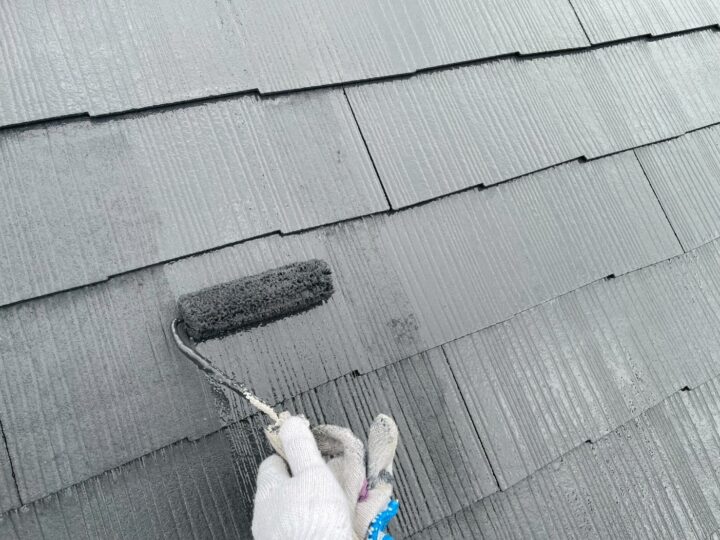 屋根 上塗り作業