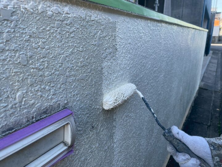 塀塗装作業