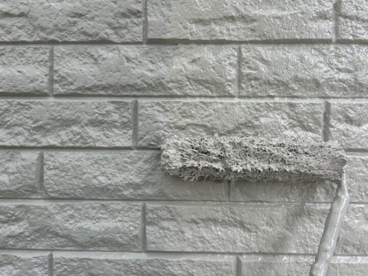 外壁 上塗り作業