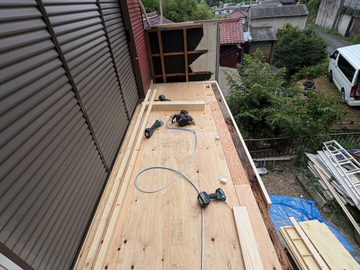 下地補修作業