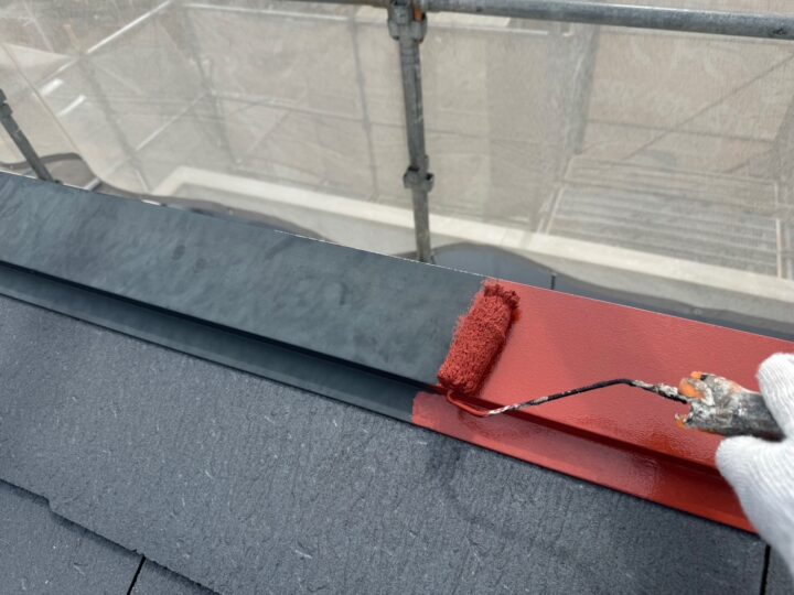 屋根 棟板金サビ止め塗布作業