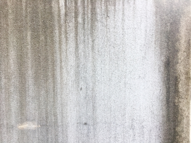 雨シミ