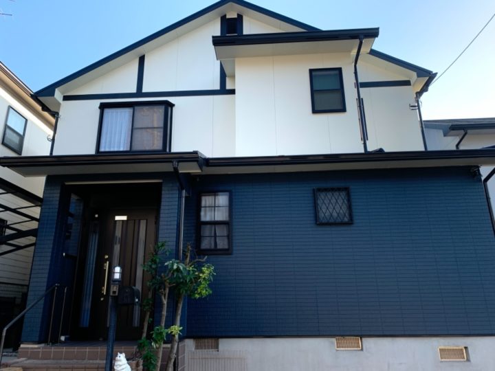 ネイビー外壁