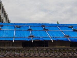雨漏りの応急処置・ブルーシート